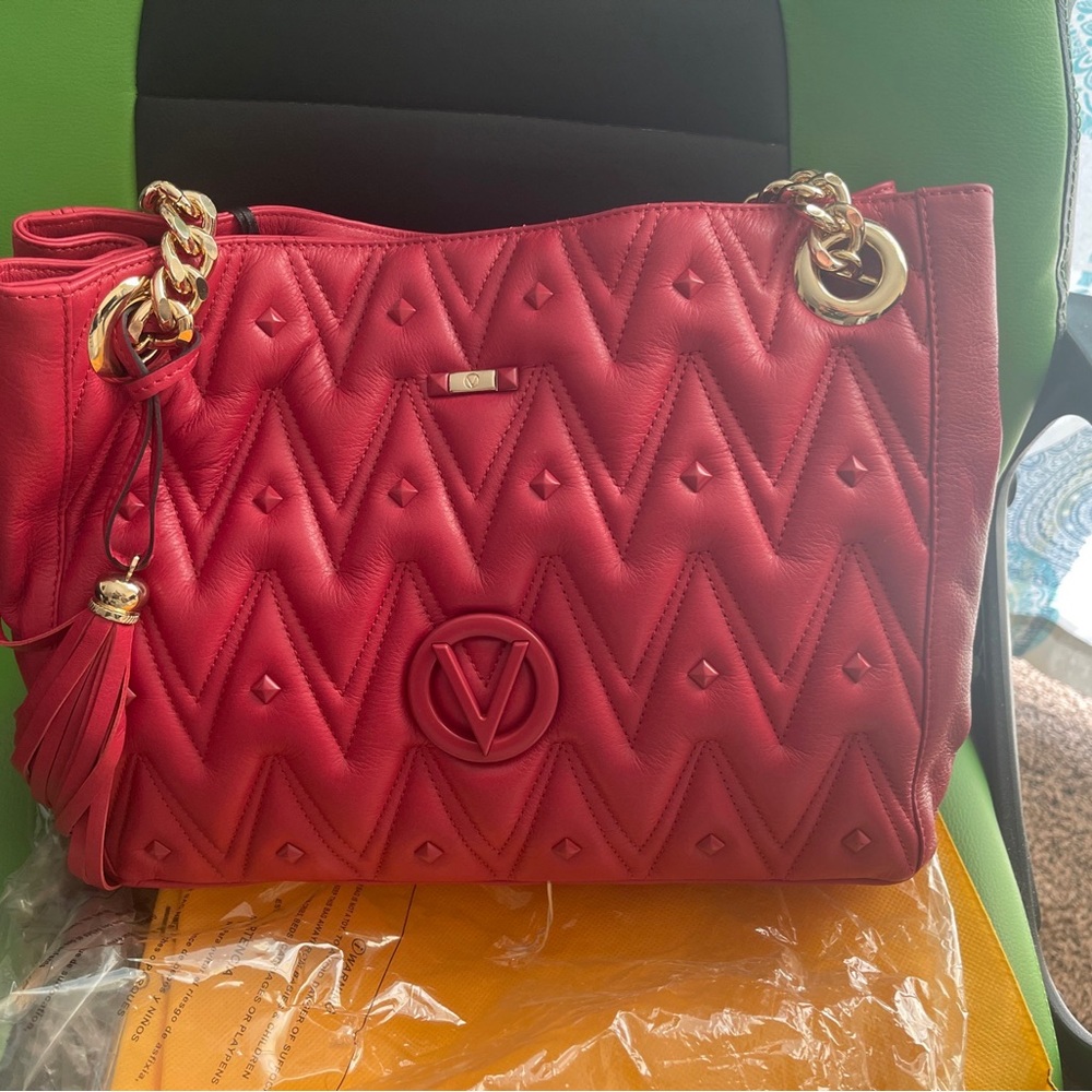 NWT $1095 MARIO VALENTINO LUISA QUILTED LEATHER SHOULDER BAG TOTE GOLD CHAIN RED